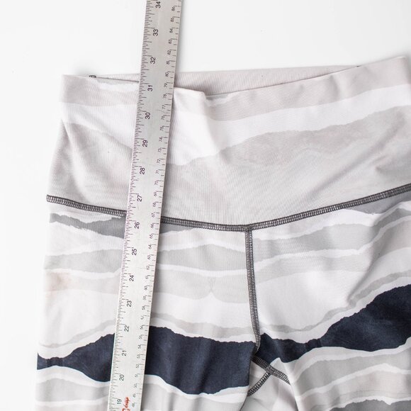 Lululemon True Self Crop Women's Size 2 or 4 Bleacher Stripe Leggings - Picture 8 of 8